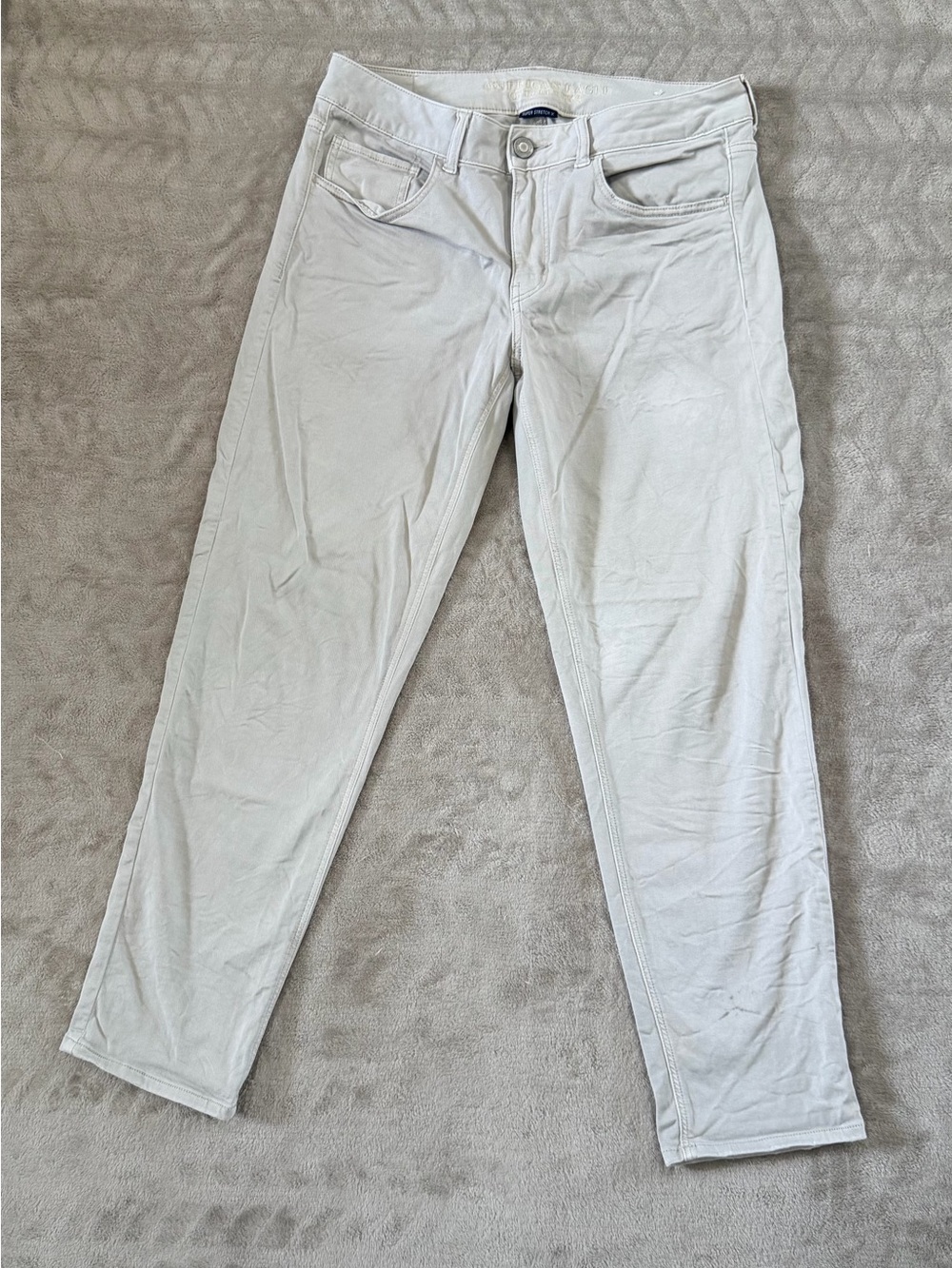 American Eagle Tomgirl Cream Tan Super Stretch Jeans Size 6 Regular Mom Ankle